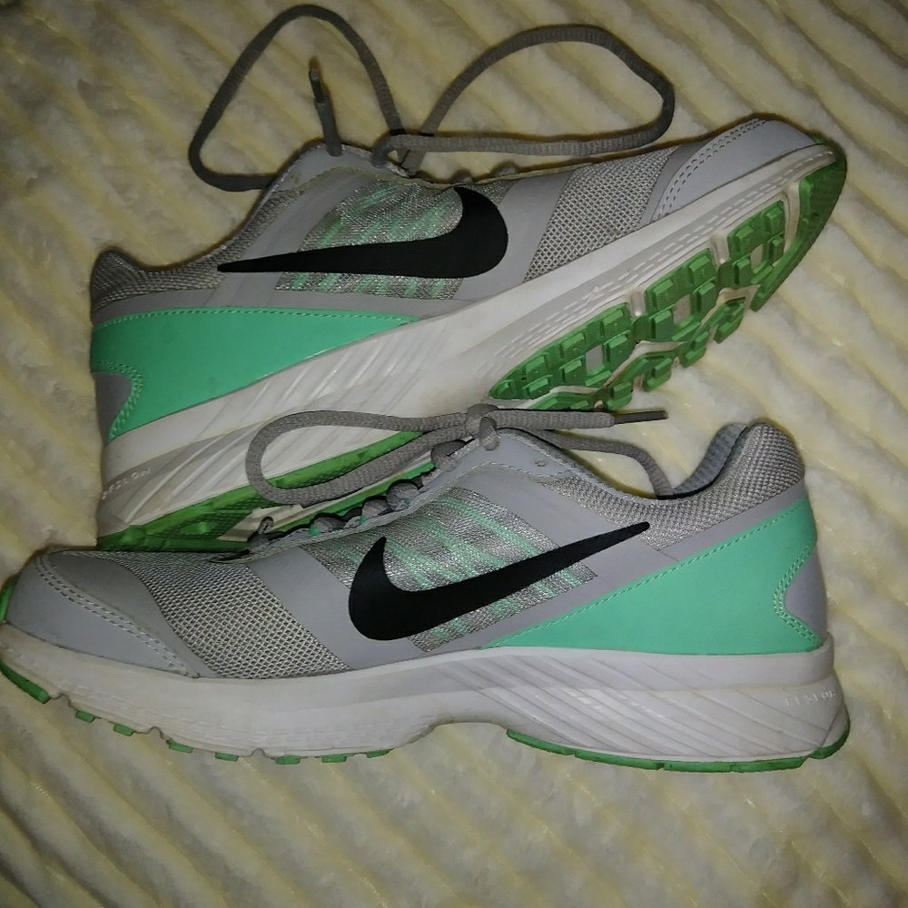 (FINAL PRICE)Nike air shoes
